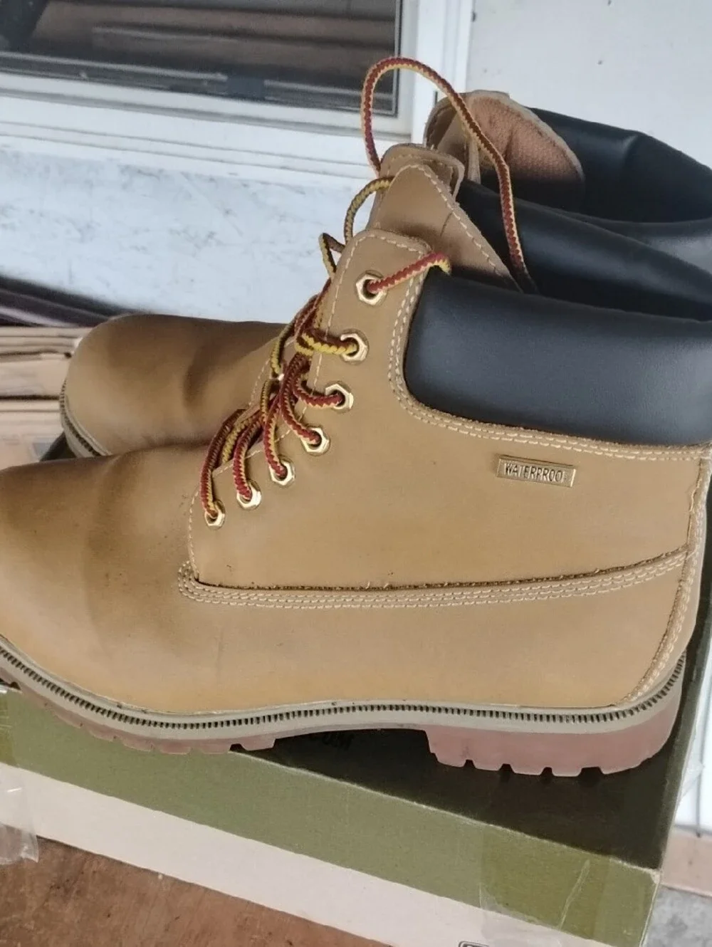 Waterproof Tan Men's Work Boots – Durable Outdoor Lace-Up